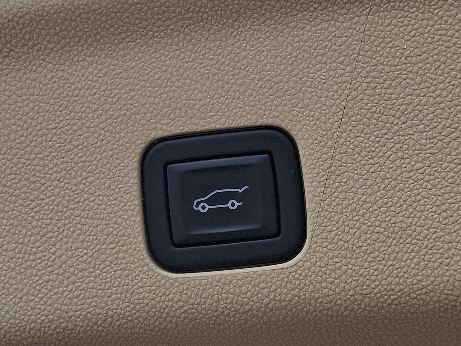 Certified 2024 Cadillac Escalade Premium Luxury AWD/4WD image 28