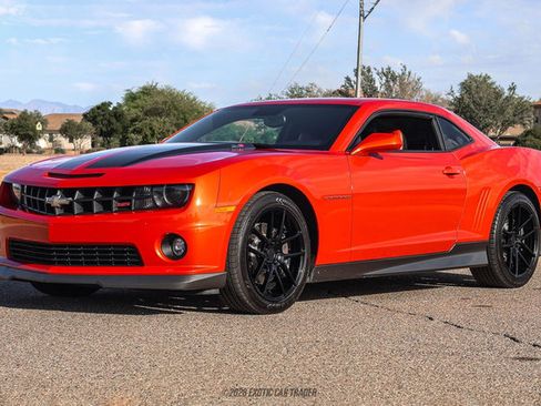Used 2010 Chevrolet Camaro SS RWD image 14