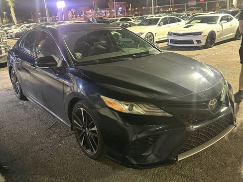 Used 2020 Toyota Camry XSE image 9