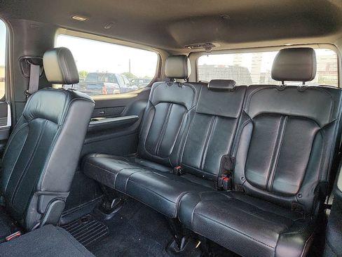 Used 2022 Jeep Wagoneer Series III AWD/4WD image 5