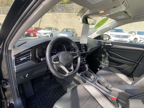 Certified 2024 Volkswagen Jetta SE FWD image 11