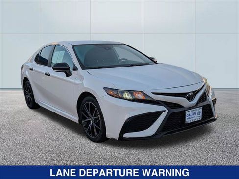 Used 2023 Toyota Camry SE FWD image 7