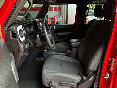 Used 2025 Jeep Wrangler Unlimited Sport AWD/4WD image 10