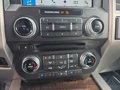 Used 2017 Ford F250 Platinum w/ Platinum Ultimate Package AWD/4WD image 20