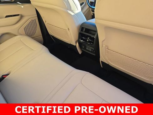 Used 2025 Jeep Grand Cherokee Limited w/ Black Appearance Package RWD image 12