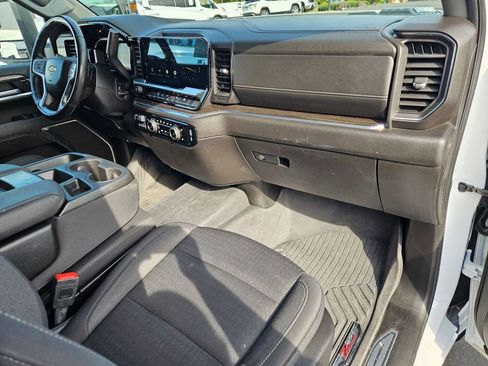 Used 2024 Chevrolet Silverado 2500 LT AWD/4WD image 30