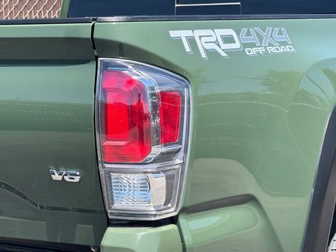 Used 2021 Toyota Tacoma TRD Off-Road w/ TRD Premium Off Road Package AWD/4WD image 24