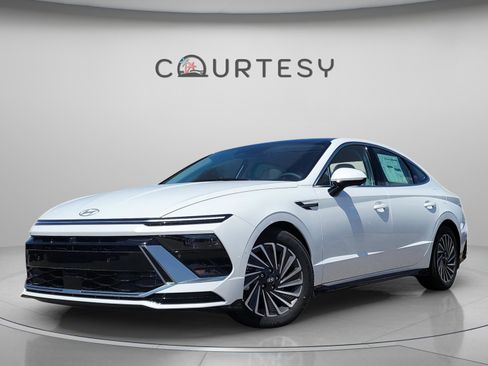 New 2025 Hyundai Sonata Limited image 1