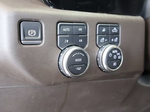 Used 2024 GMC Sierra 1500 SLT w/ SLT Premium Plus Package AWD/4WD image 23