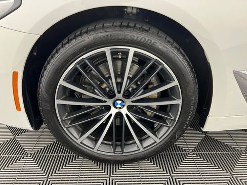 Used 2022 BMW 530i 530i w/ Convenience Package image 11