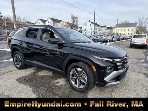 Certified 2025 Hyundai Tucson SEL image 2