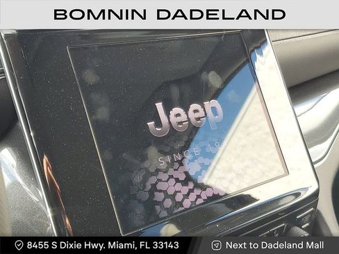 Used 2022 Jeep Grand Cherokee L Laredo w/ Luxury Tech Group I image 23