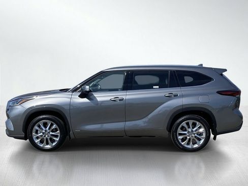 Certified 2026 Toyota Highlander Limited AWD/4WD image 2