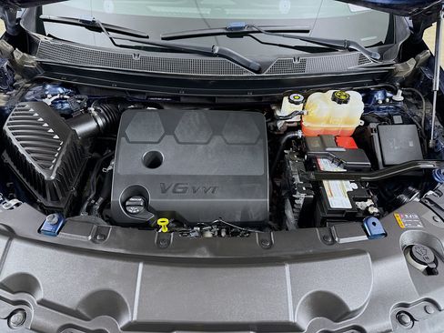 Used 2023 Chevrolet Traverse LT w/ LPO, Floor Liner Package FWD image 33