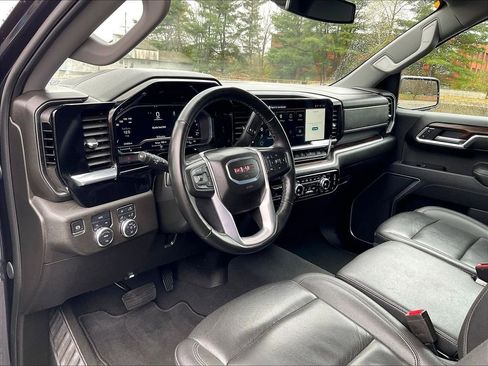 Used 2025 GMC Sierra 1500 SLT AWD/4WD image 8