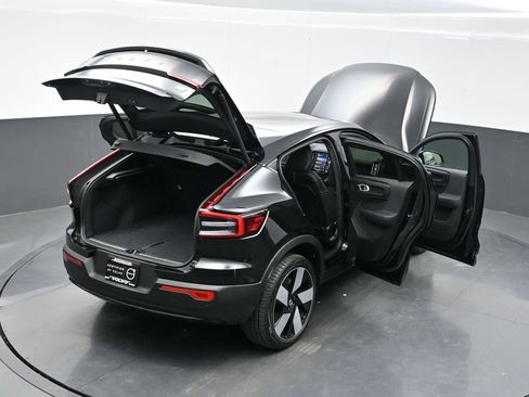 Used 2023 Volvo C40 P8 Recharge Ultimate image 37