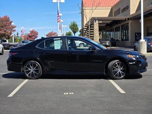 Certified 2024 Toyota Camry SE FWD image 4