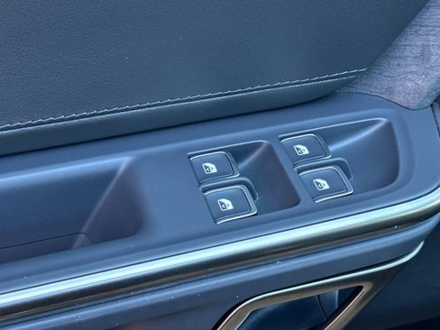 Used 2023 Rivian R1S Adventure image 17