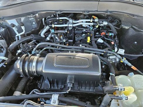 Used 2021 Ford Explorer XLT w/ Equipment Group 202A RWD image 25