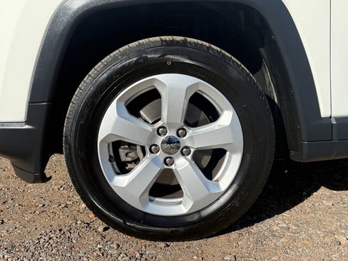 Used 2017 Jeep Compass Latitude image 11