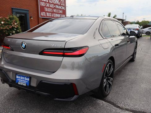 Used 2024 BMW 740i RWD image 7