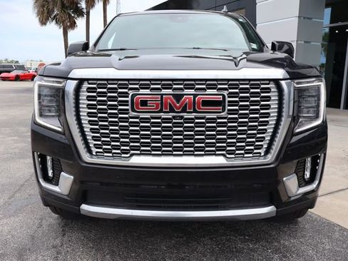 Used 2024 GMC Yukon Denali w/ Advanced Technology Package AWD/4WD image 3