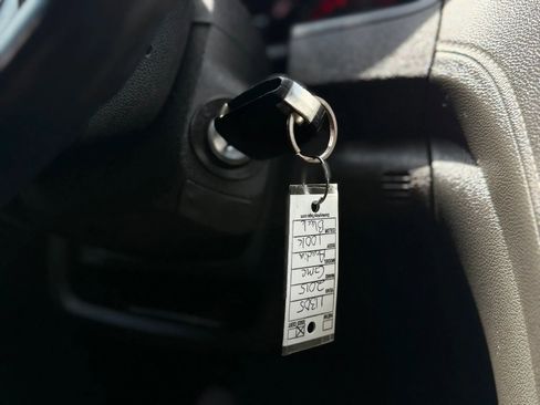 Used 2015 GMC Acadia SLT FWD image 32