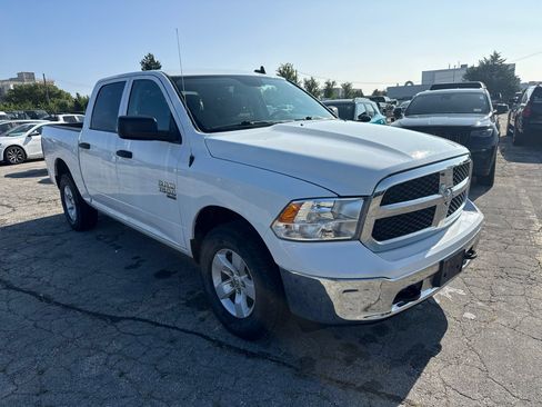 Used 2022 RAM 1500 Classic SLT w/ Electronics Group AWD/4WD image 4