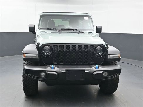 Used 2023 Jeep Wrangler Unlimited w/ Sun & Screen Package image 8