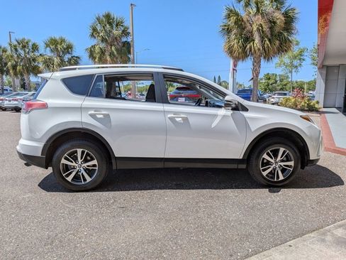 Used 2016 Toyota RAV4 XLE FWD image 4