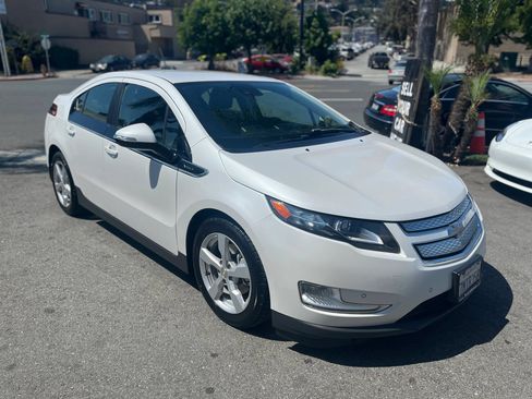 Used 2015 Chevrolet Volt Premium w/ Premium Trim Package FWD image 1