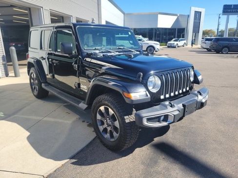 Used 2018 Jeep Wrangler Unlimited Sahara image 9