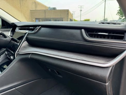 Used 2021 Jeep Grand Cherokee L Limited w/ Luxury Tech Group II image 27