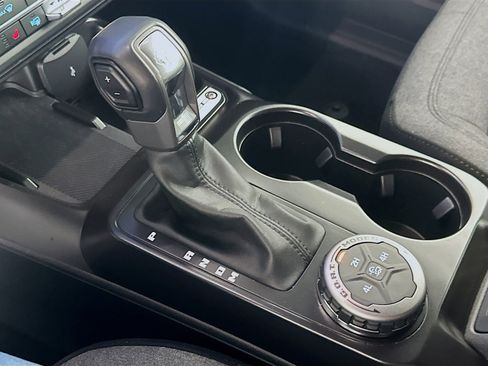 Used 2025 Ford Bronco Big Bend image 25