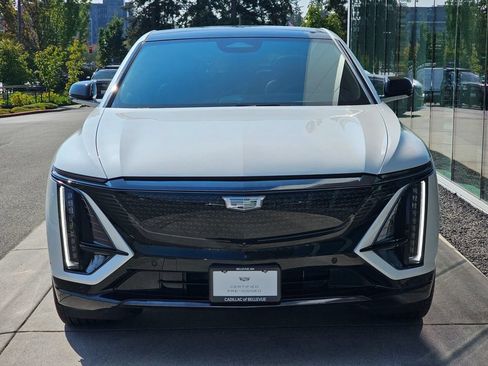 Used 2024 Cadillac Lyriq Sport w/ LPO, Floor Liner Package AWD/4WD image 8