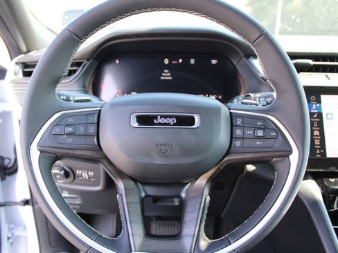 New 2026 Jeep Grand Cherokee Limited AWD/4WD image 30