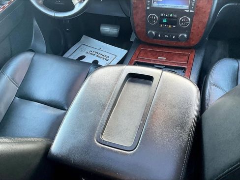 Used 2012 Chevrolet Tahoe LTZ AWD/4WD image 10