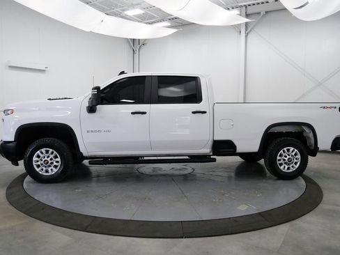 Used 2024 Chevrolet Silverado 2500 W/T AWD/4WD image 4