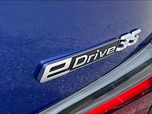 Used 2024 BMW i4 eDrive35 w/ M Sport Package RWD image 9