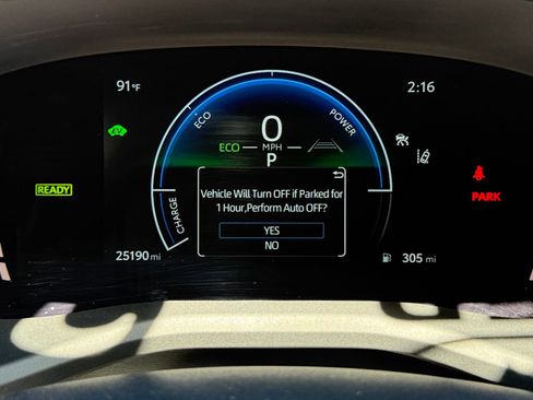 Used 2025 Toyota Camry SE FWD image 30