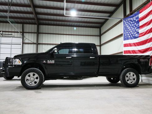 Used 2017 RAM 2500 Laramie w/ Convenience Group image 6