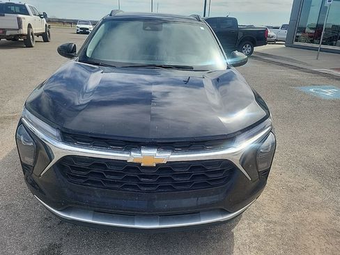 Used 2024 Chevrolet Trax LT w/ Sunroof Package image 5