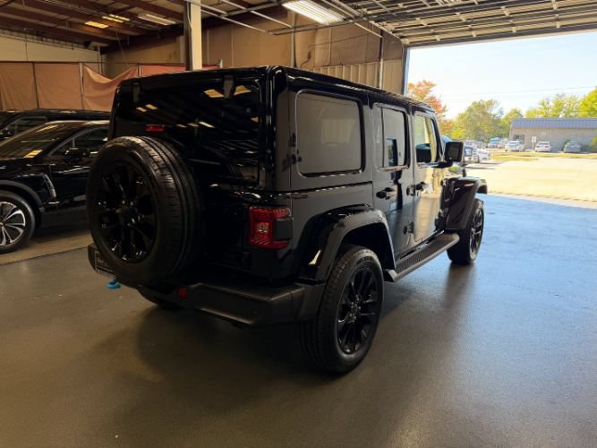Used 2024 Jeep Wrangler Unlimited Sahara w/ Technology Group AWD/4WD image 5