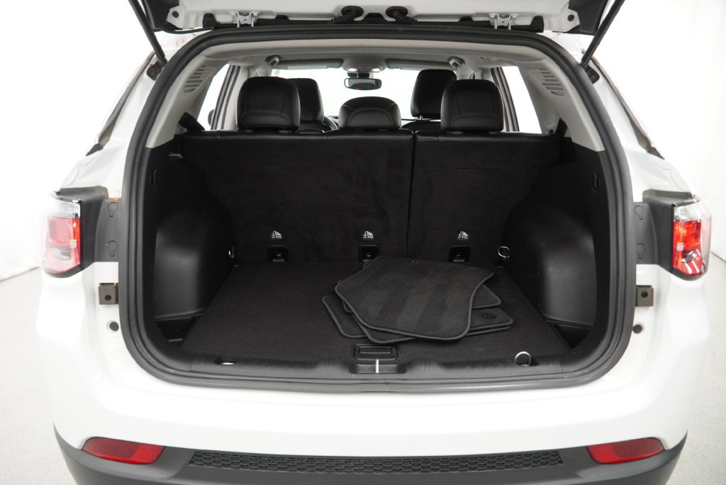 Used 2022 Jeep Compass Latitude FWD image 34