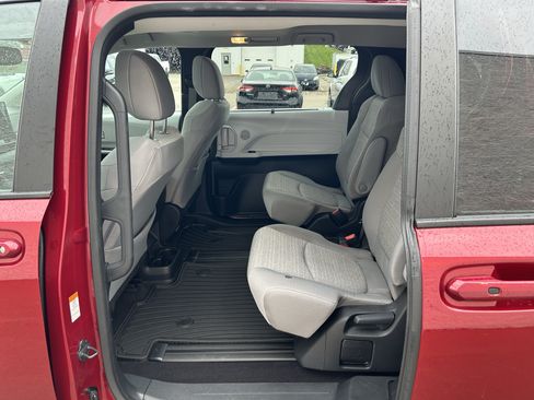 Certified 2025 Toyota Sienna LE w/ LE Plus Package AWD/4WD image 18