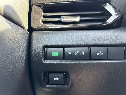 Used 2021 Nissan Sentra SV image 11