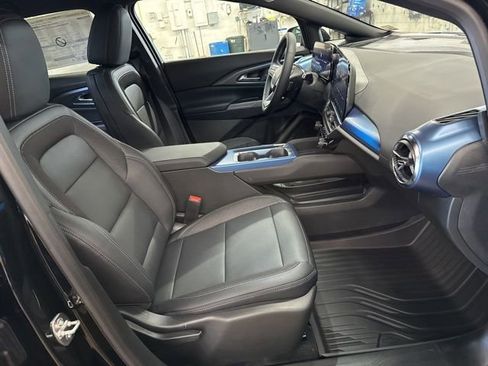 New 2026 Chevrolet Equinox EV LT FWD image 27