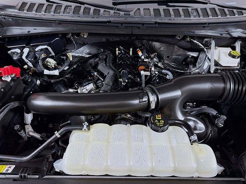 Used 2025 Ford Expedition Active AWD/4WD image 16