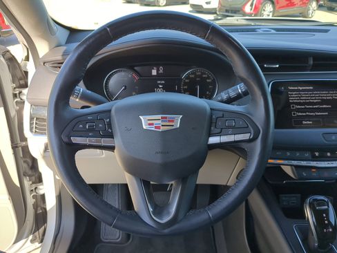 Used 2020 Cadillac XT4 Premium Luxury w/ Cold Weather Package image 32