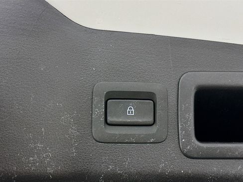 Used 2024 MAZDA MAZDA3 s image 31